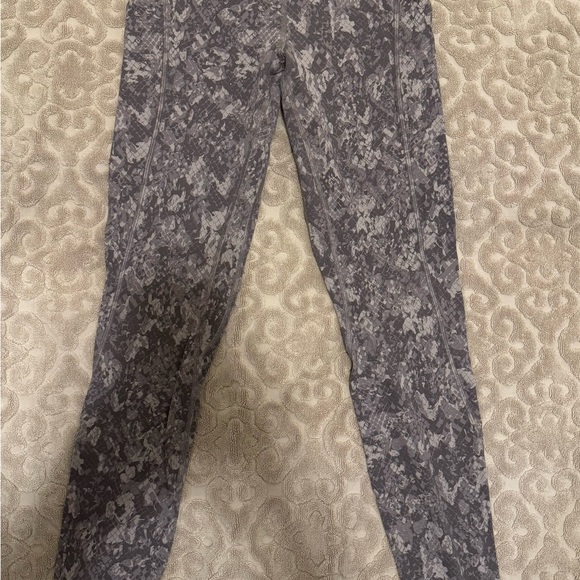 Lululemon Align High Rise Pant 28" Hideaway Camo Lunar Rock Multi 6 - Picture 5 of 7